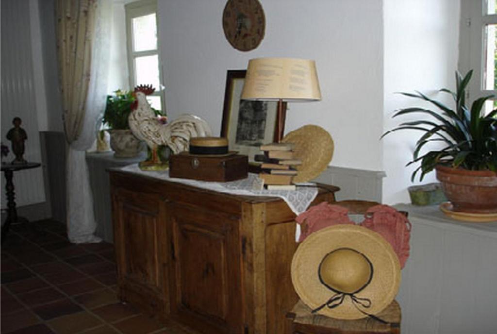 Bed and Breakfast Au Bon Gre D'Hugoline Blanzac  Екстер'єр фото