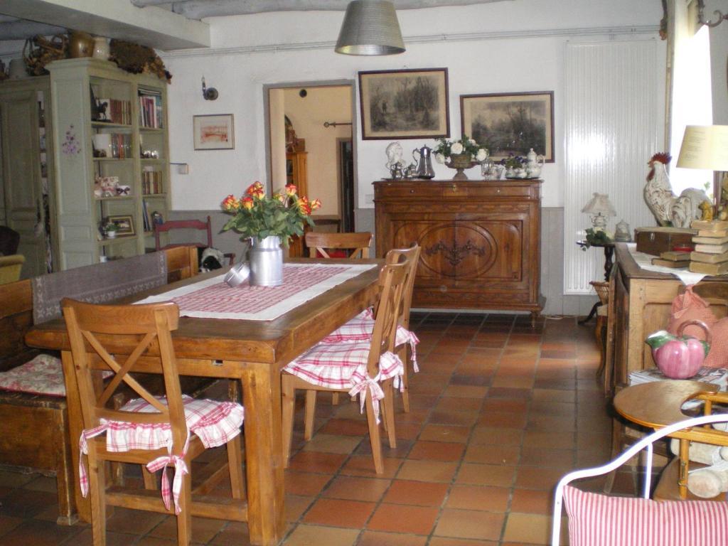 Bed and Breakfast Au Bon Gre D'Hugoline Blanzac  Екстер'єр фото