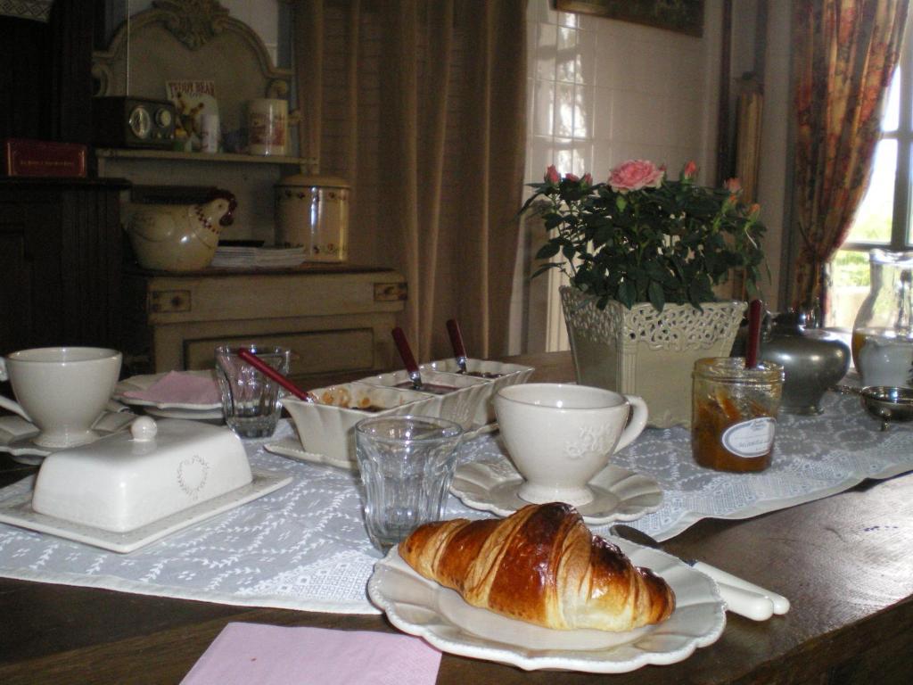 Bed and Breakfast Au Bon Gre D'Hugoline Blanzac  Екстер'єр фото